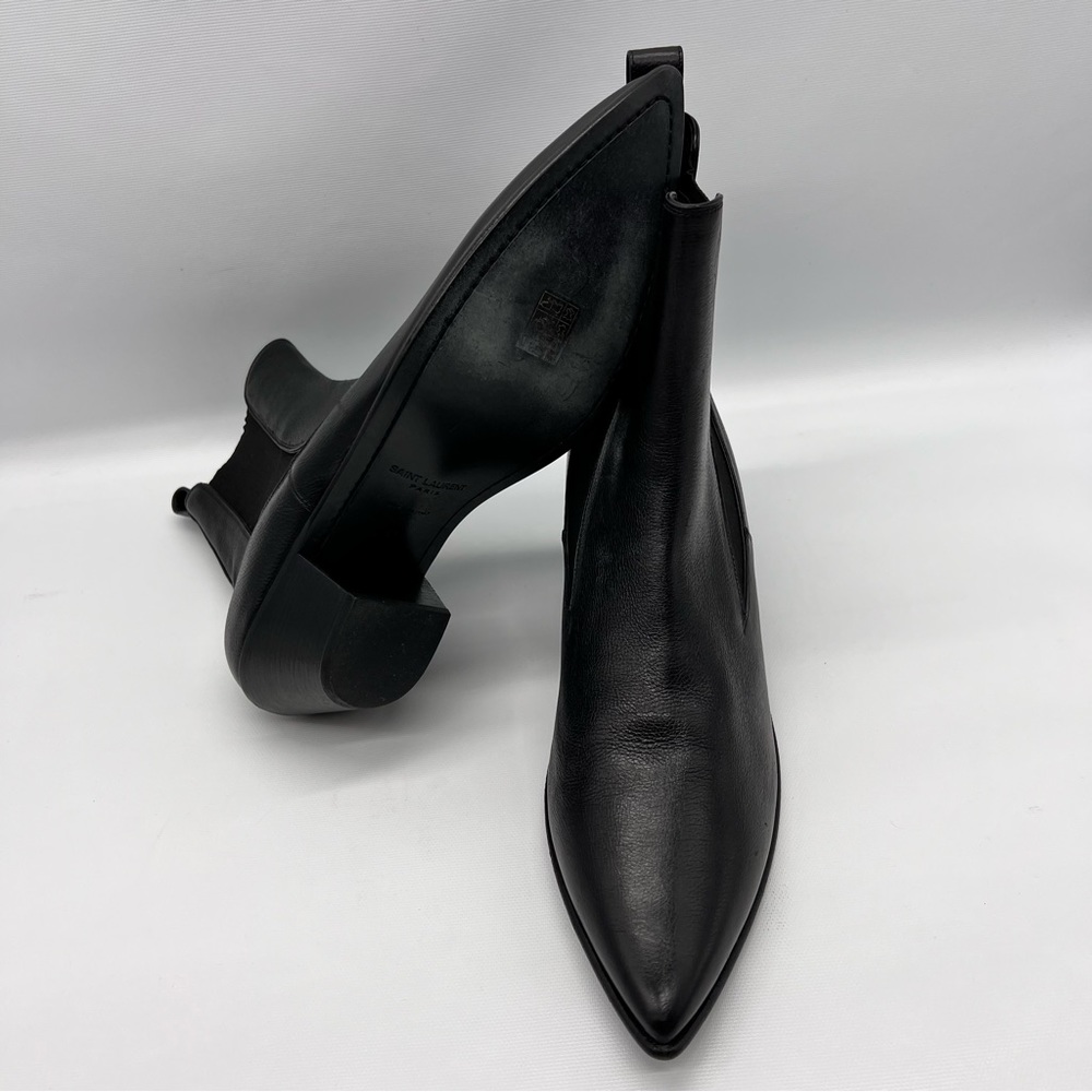 Saint Laurent
Banana Leather Boots - Picture 6 of 9
